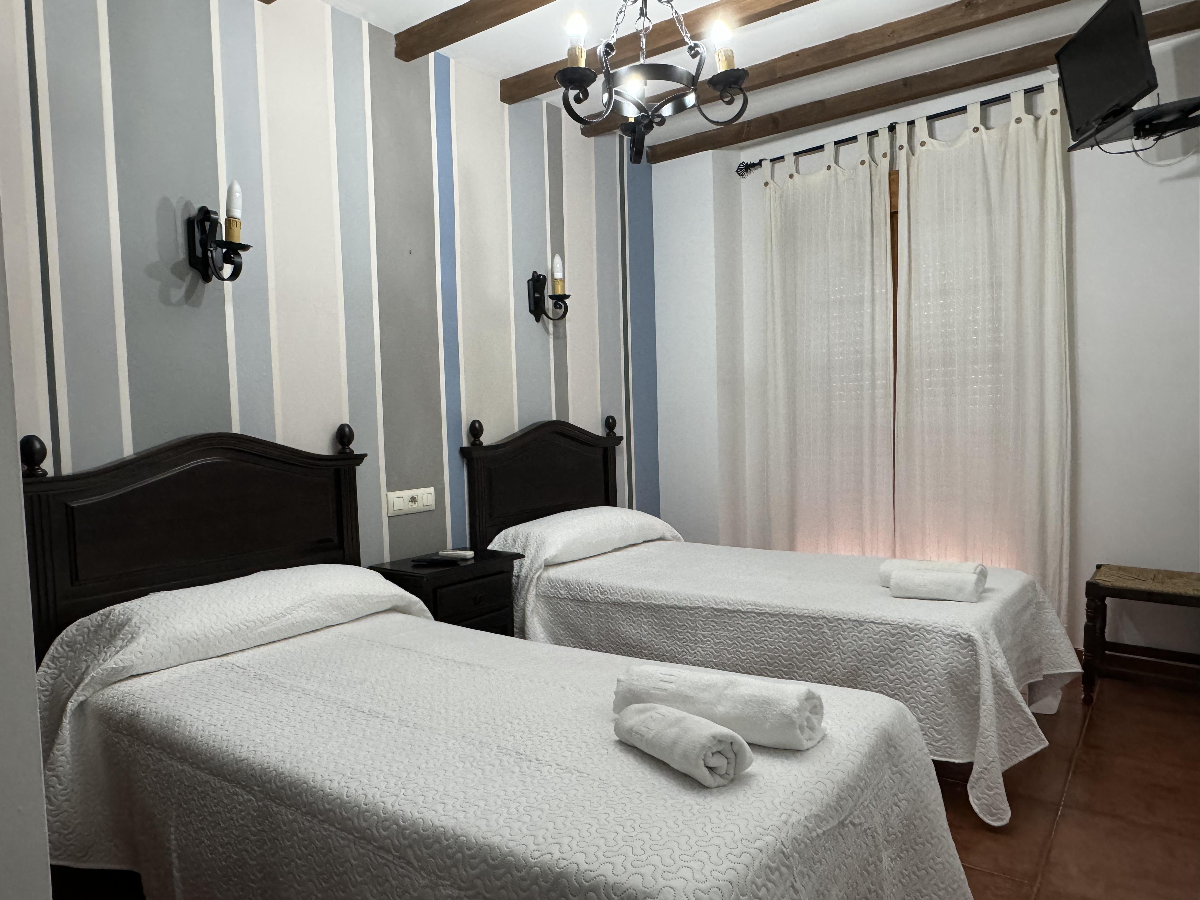 Hostal El Descanso Del Emperador ハランディージャ・デ・ラ・ベラ エクステリア 写真