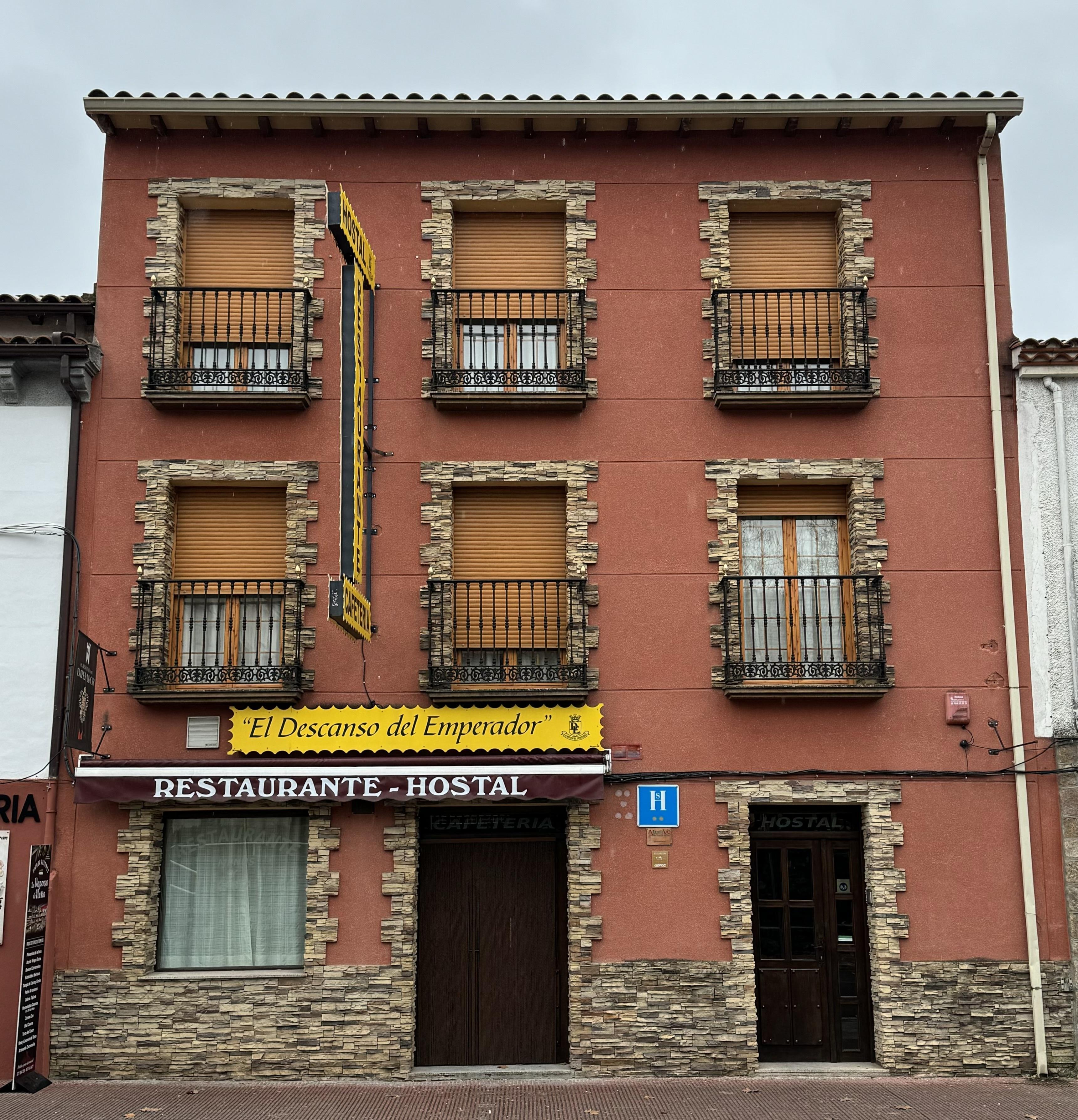 Hostal El Descanso Del Emperador ハランディージャ・デ・ラ・ベラ エクステリア 写真
